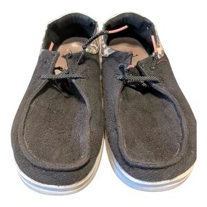 Hey Dude Women’s slip on shoes